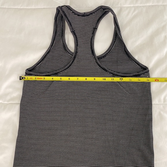 Lululemon size 6 Swiftly Racerback tank top - Picture 6 of 6